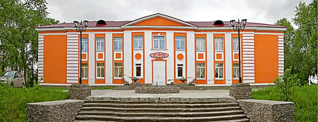 Центральная, Печора: фасад гостиницы
